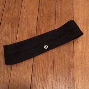 Lululemon black headband